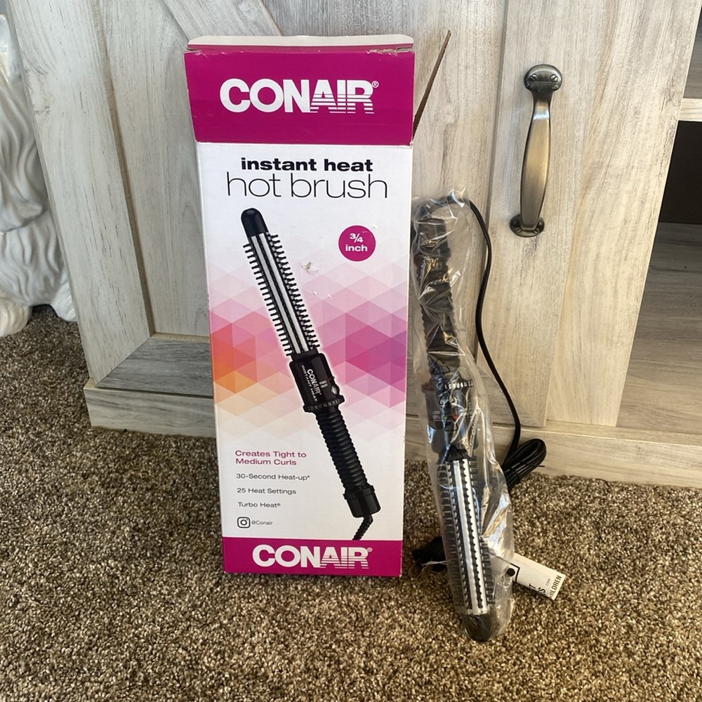 NIB Instant Heat CONAIR 3/4in. styling brush - 25 heat settings